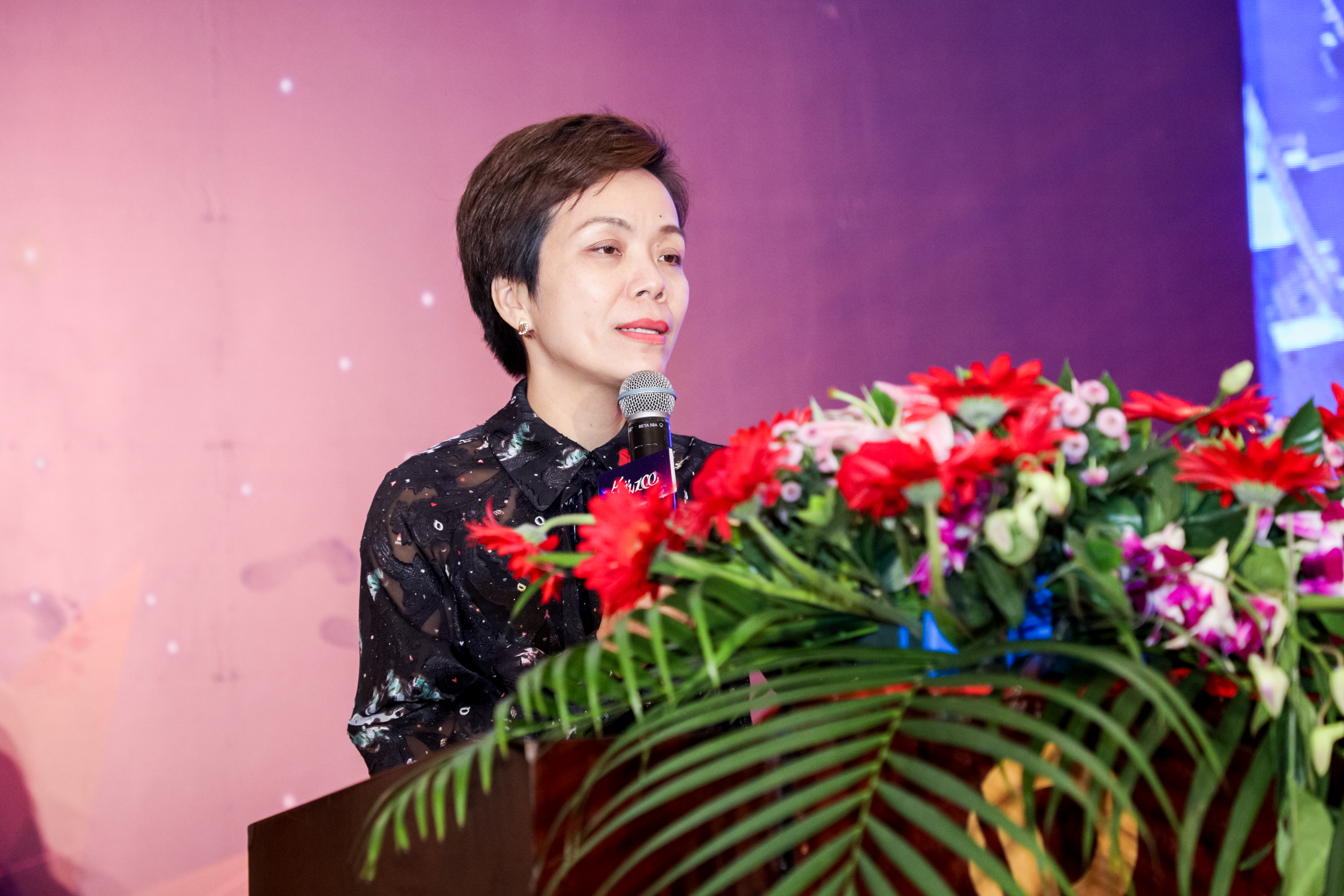 韦小妹
