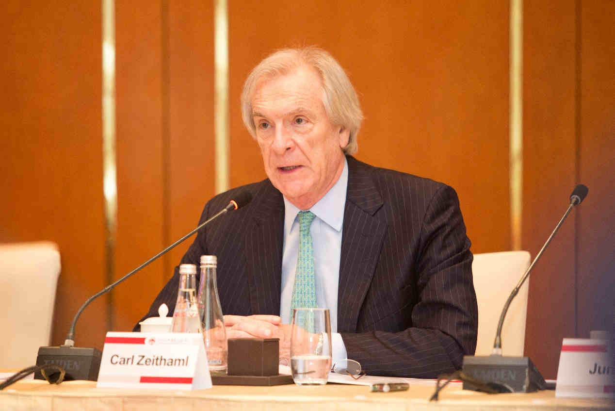 Professor Carl P. Zeithaml, Dean of McIntire School of Commerce, University of Virginia, Chairing the Meeting