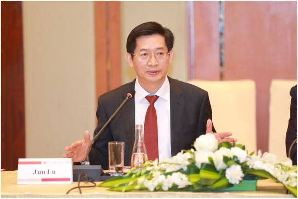经理陆军教授发言