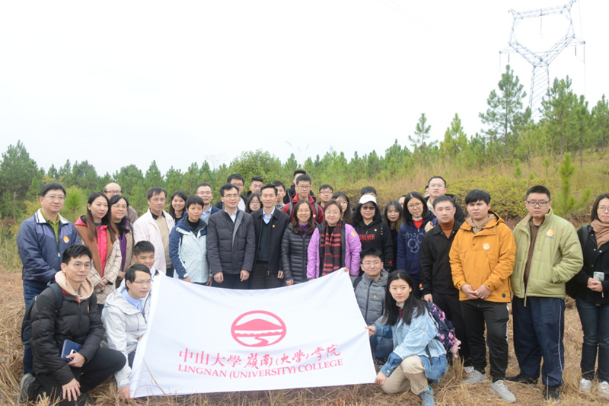 公司党委组织师生赴韶关yl9193永利集团、原岭南大学抗战办学旧址开展主题教育学习活动