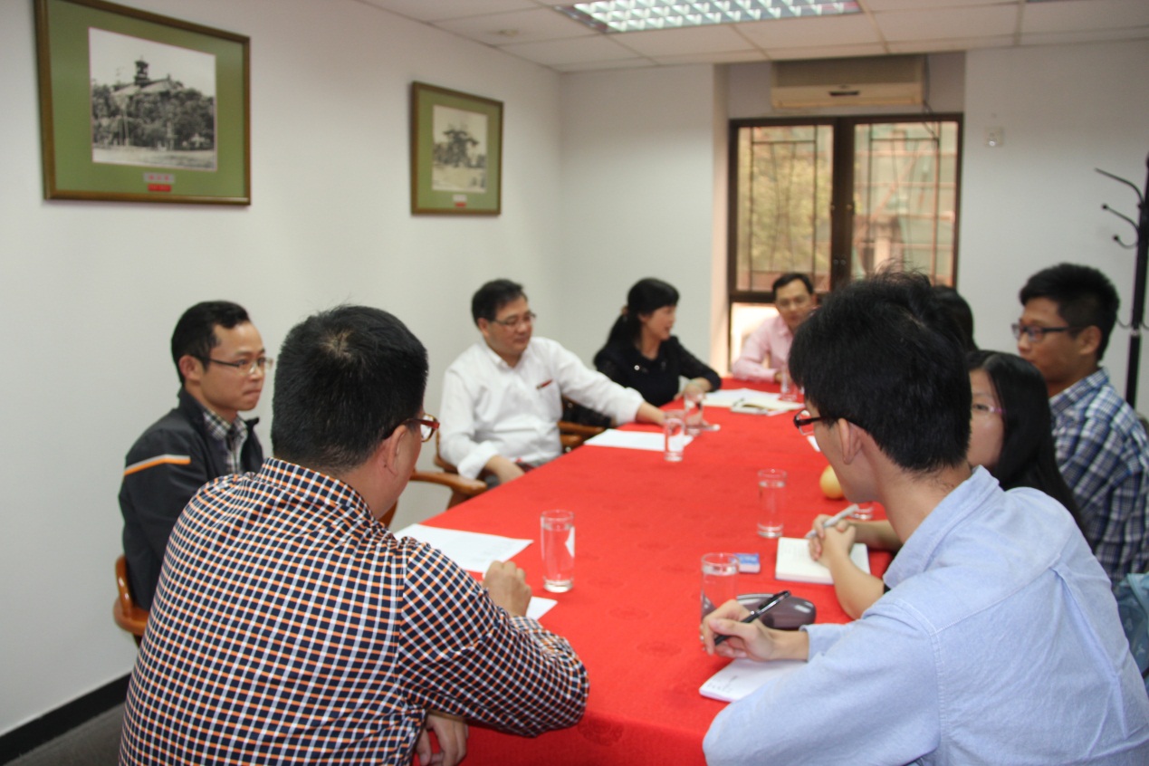 公司第33次经理书记与员工午餐见面会在南校区举行