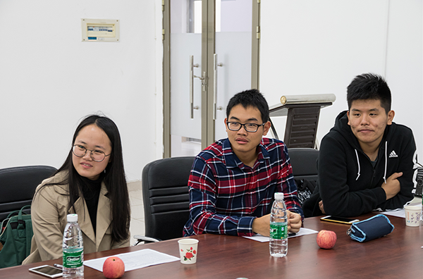 第45次经理书记与员工午餐见面会在珠海校区举行